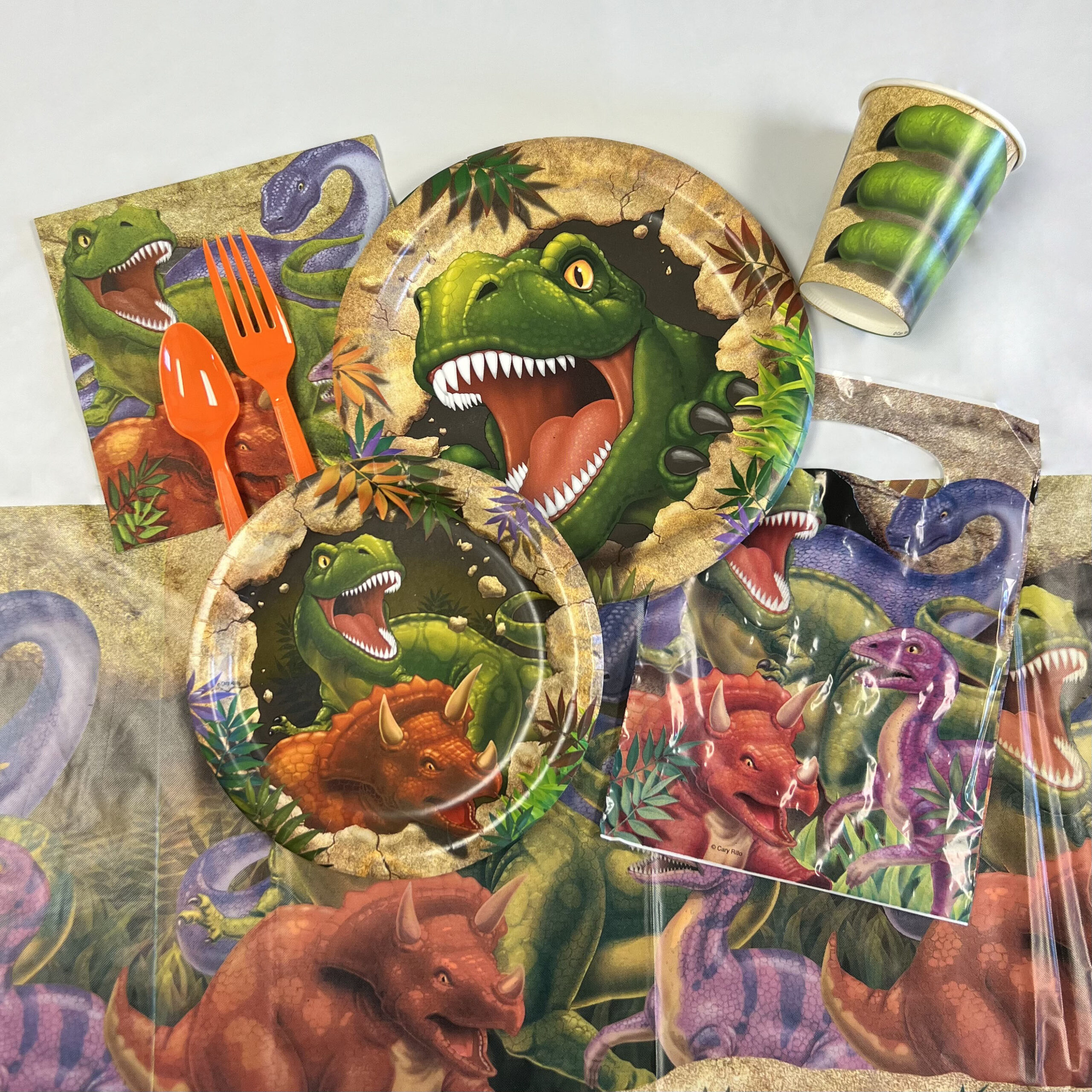 Dino Blast 9in Plates - 8 Plates/Pack or 96 Plates/Case - Image 2
